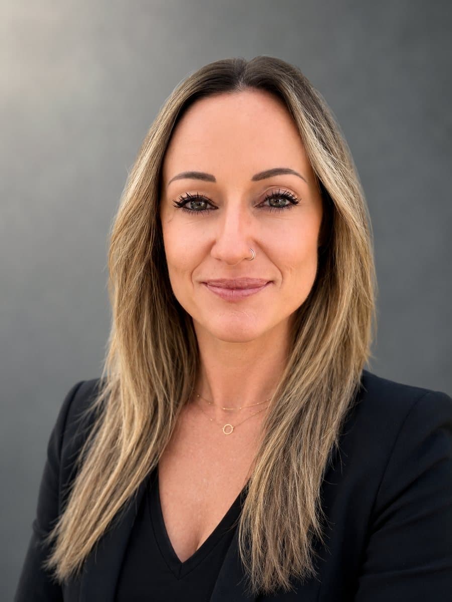 Riky Hanaumi, LCSW, Clinical Director